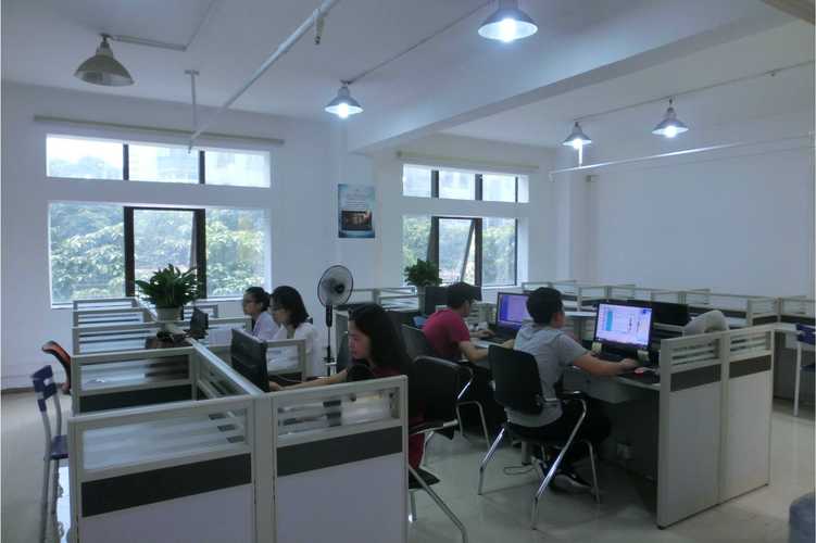 blank" href="/item/电子商务">电子商务应用